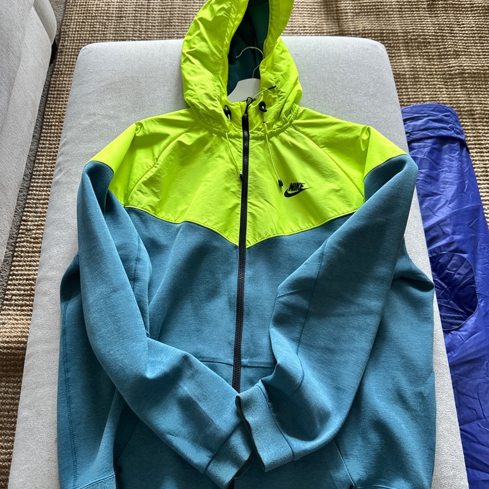 Nike Tech Fleece Windrunner in Blue and Neon Yellow